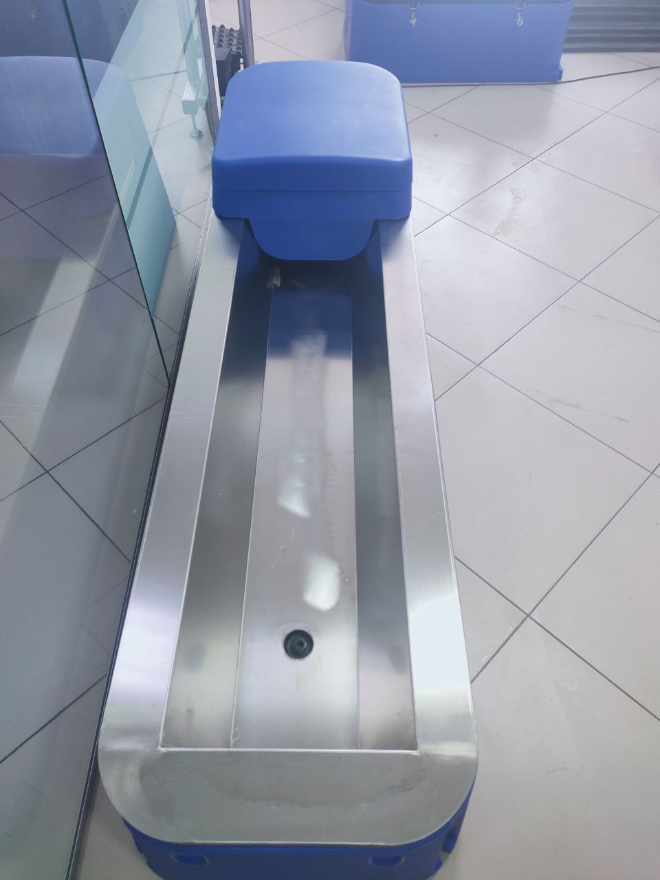 Поилка 2,25 м открытая (с подогревом) TPT226BLSSHT.